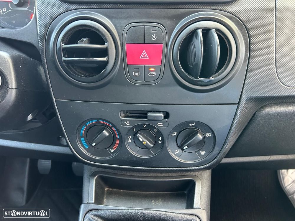 Fiat Fiorino 1.3 M-jet SX - 12