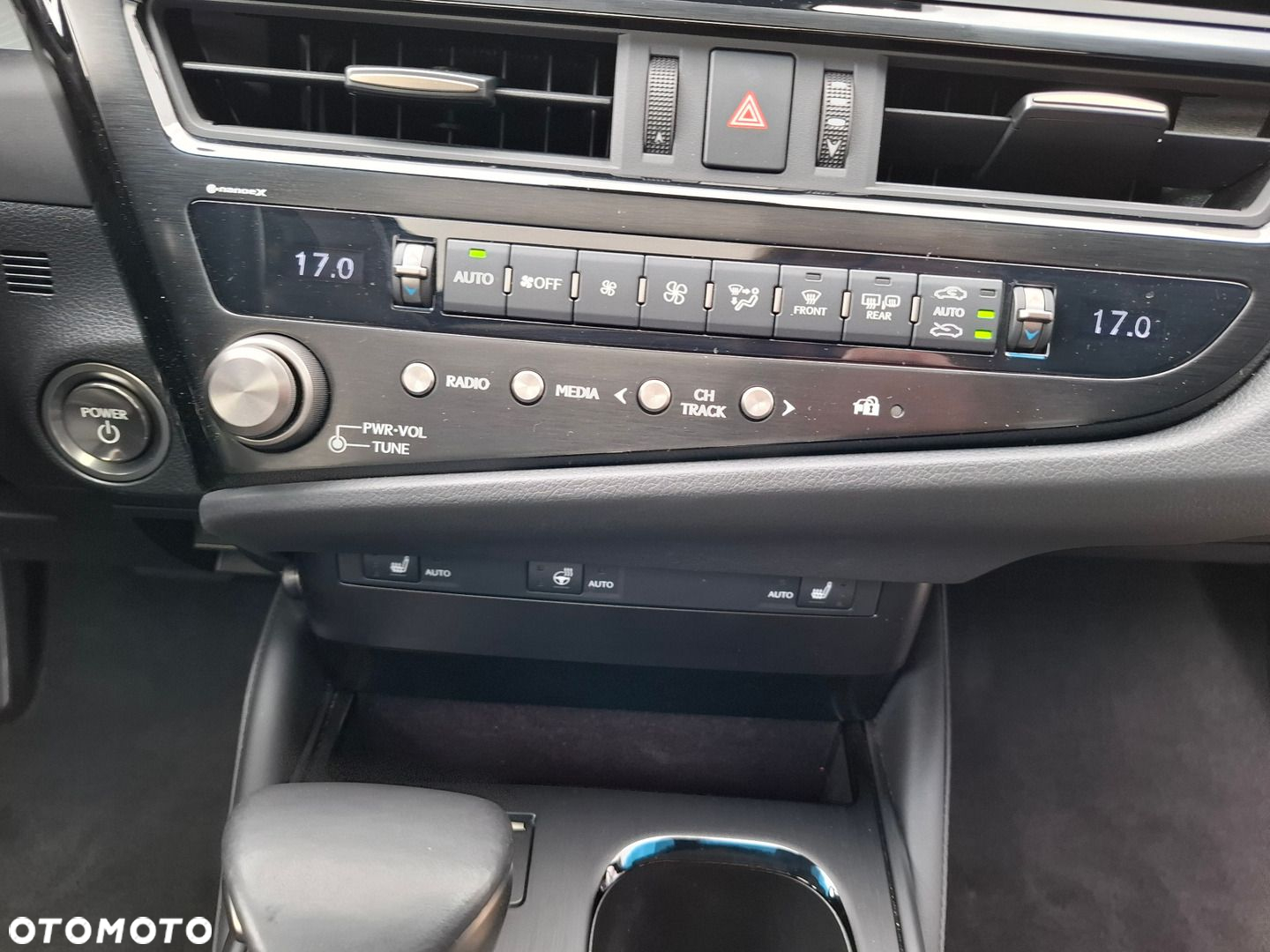 Lexus ES - 32