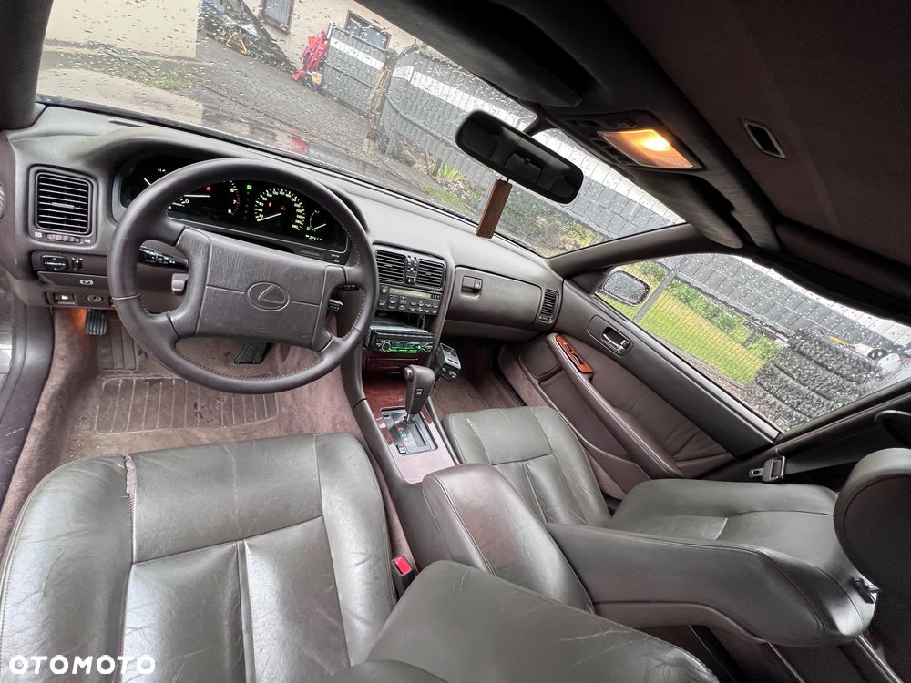 Lexus LS Standard - 12