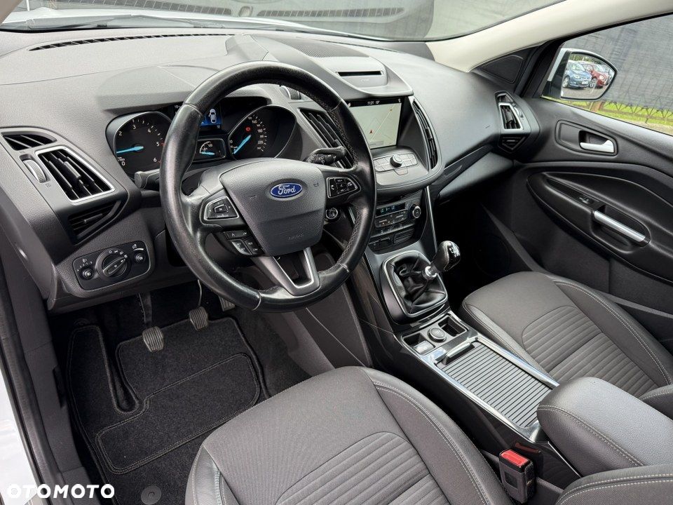 Ford Kuga 2.0 TDCi 2x4 Titanium - 16