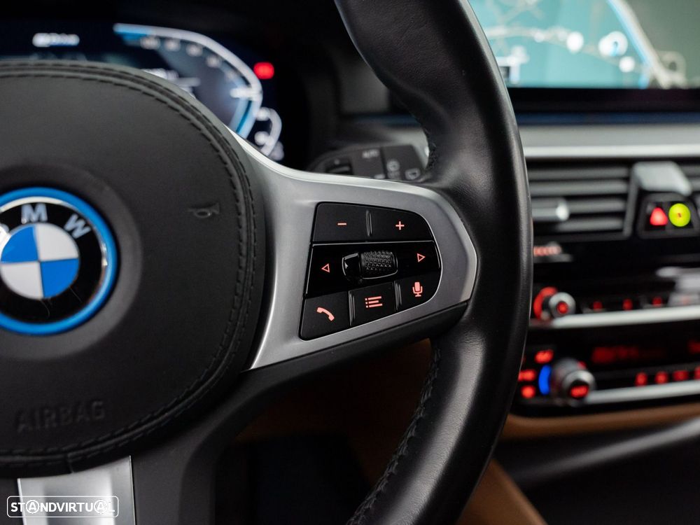 BMW 520 e Pack M - 26