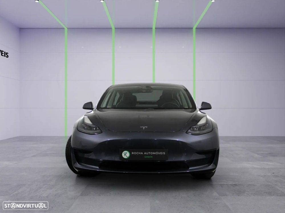 Tesla Model 3 - 3