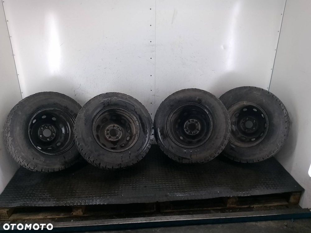 FELGI STALOWE KOMPLET 15 Z OPONAMI IVECO DAILY III 225/70R15 - 6