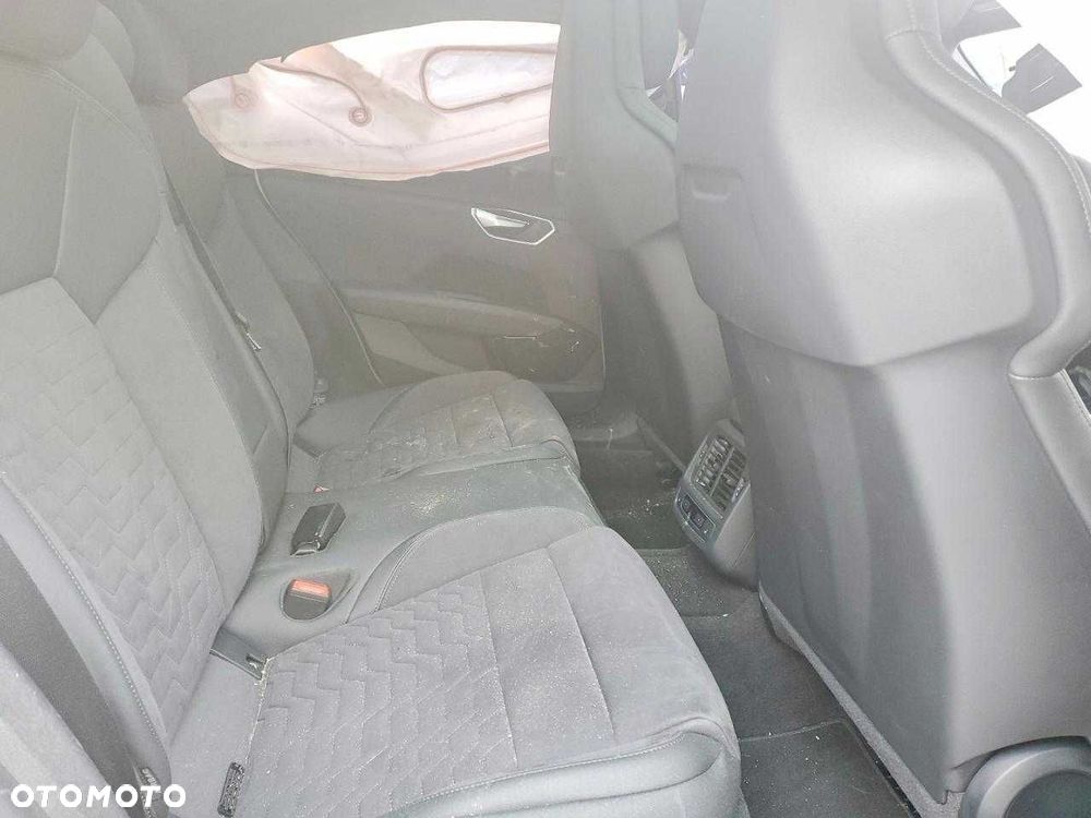 Części do samochodu Audi RS e-tron z 2024 roku, wersja USA. - 11
