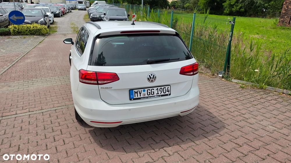 Volkswagen Passat Variant 2.0 TDI (BlueMotion Technology) Trendline - 22