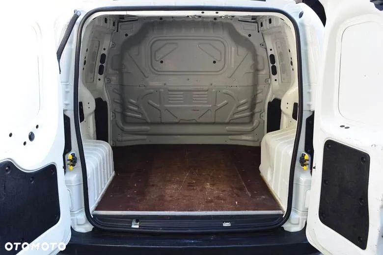 Fiat FIORINO 1.3 MJ Base - 21
