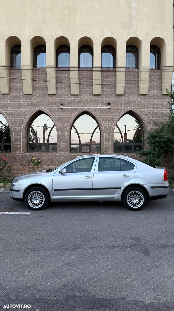 Skoda Octavia 1.6 MPI Ambiente - 2