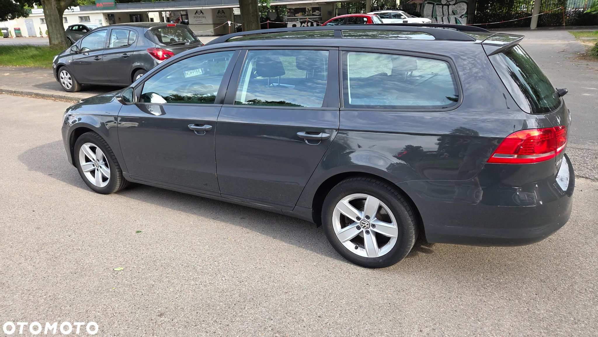 Volkswagen Passat - 4