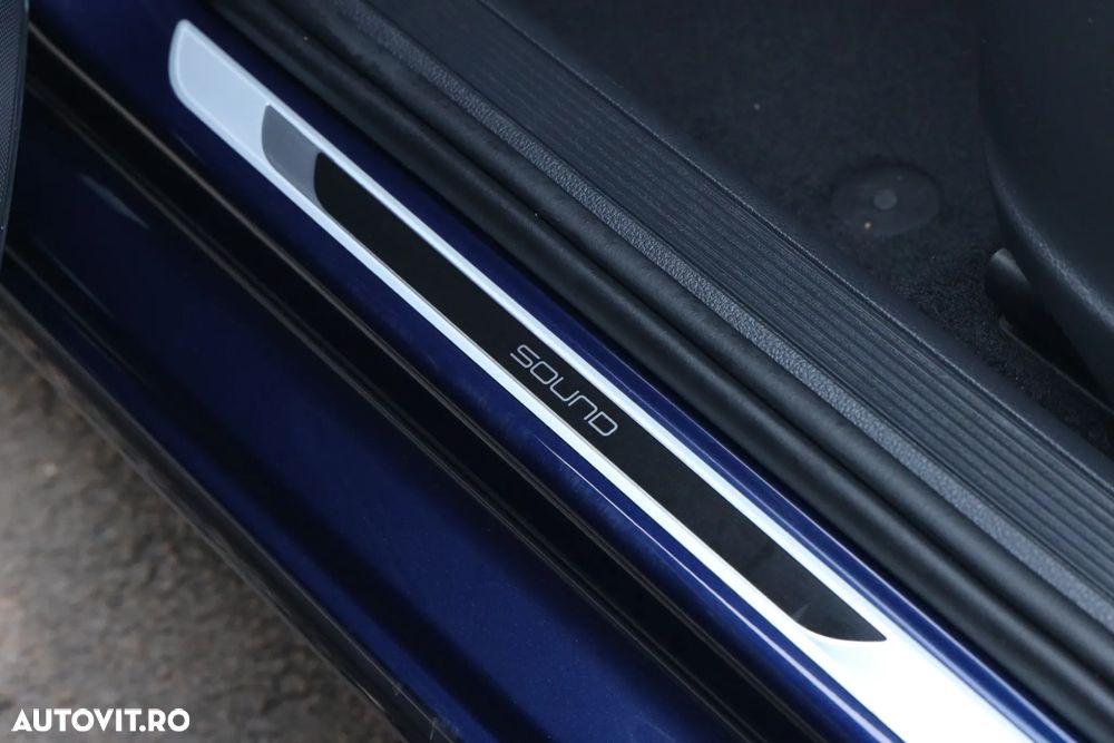 Volkswagen Golf 1.6 TDI Sound - 19