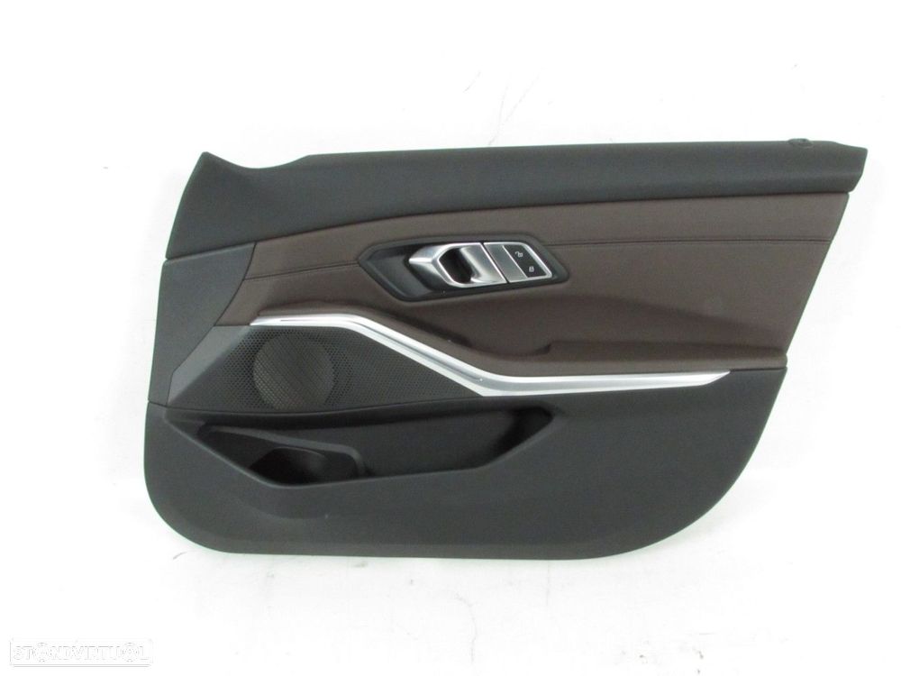 Forra da Porta em Pele Direito/Frente Seminovo/ Original BMW 3 (G20)/BMW 3 Touri... - 1