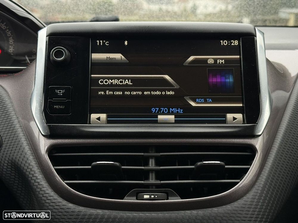 Peugeot 2008 1.2 PureTech Active - 12