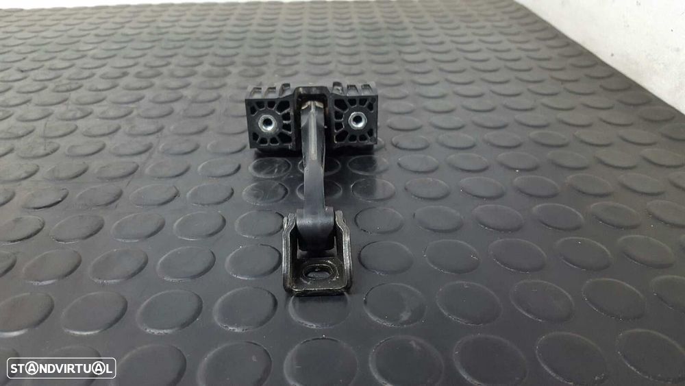 RETENTOR DA PORTA DIANTEIRA ESQUERDA BMW SERIE 3 BERLINA (E90) 320D - 3