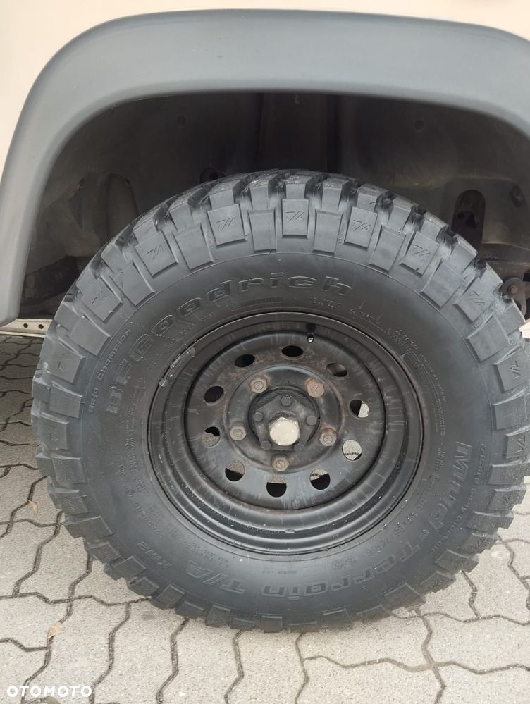 Land Rover Defender - 10