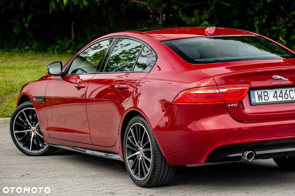 Jaguar XE - 9