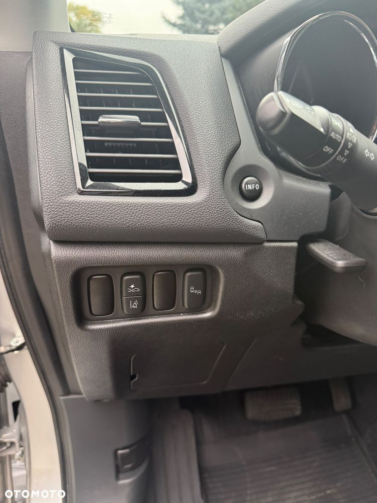 Mitsubishi ASX - 14