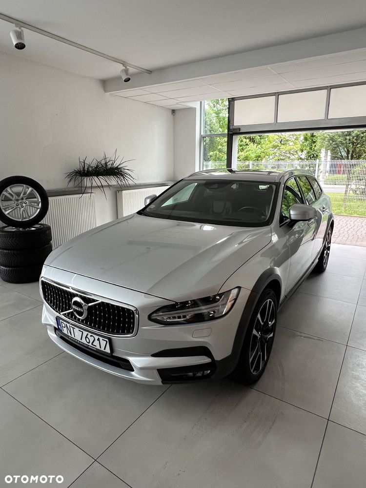 Volvo V90 D5 SCR AWD R-Design - 1