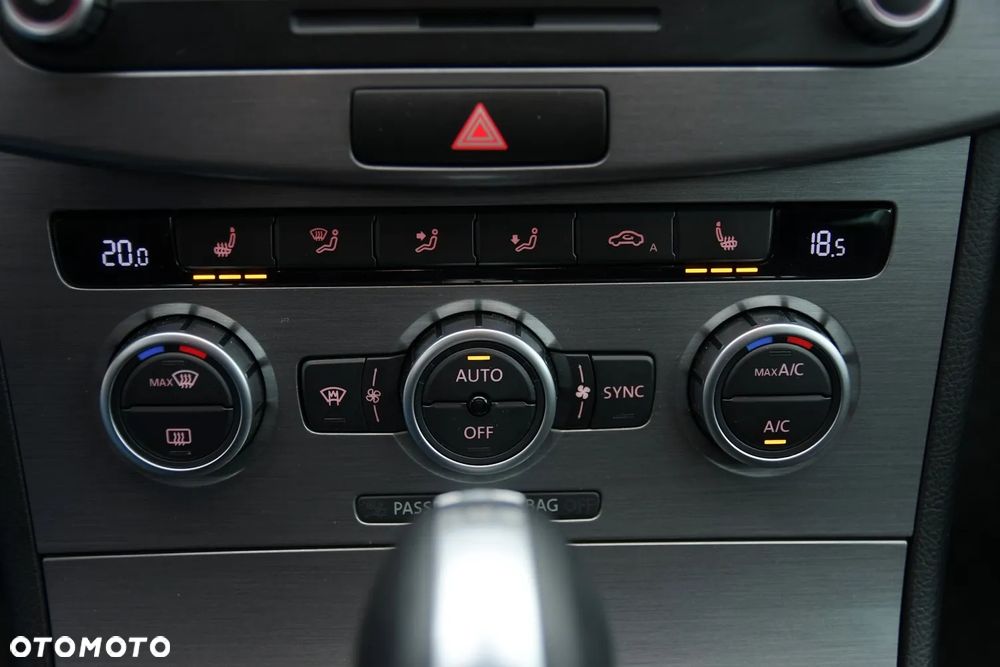 Volkswagen Passat - 28