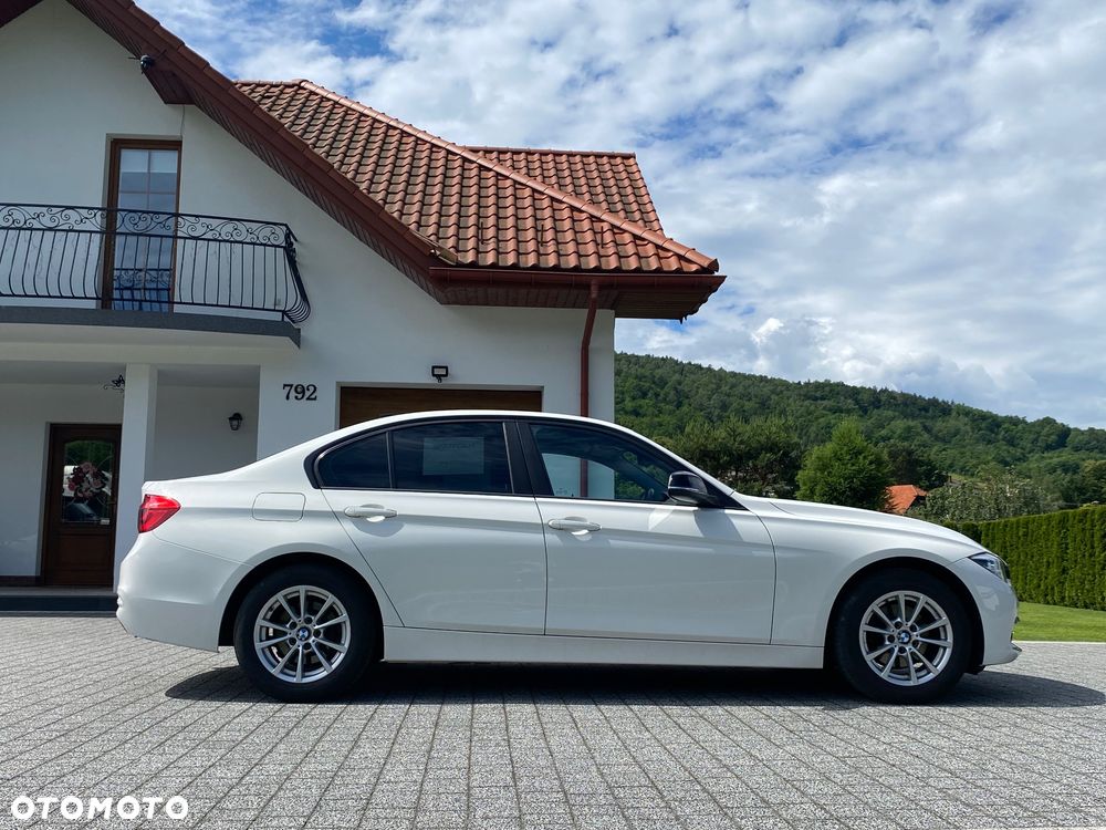 BMW Seria 3 318i - 4