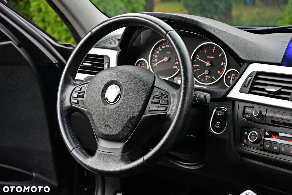 BMW Seria 3 320d Sport-Aut - 33