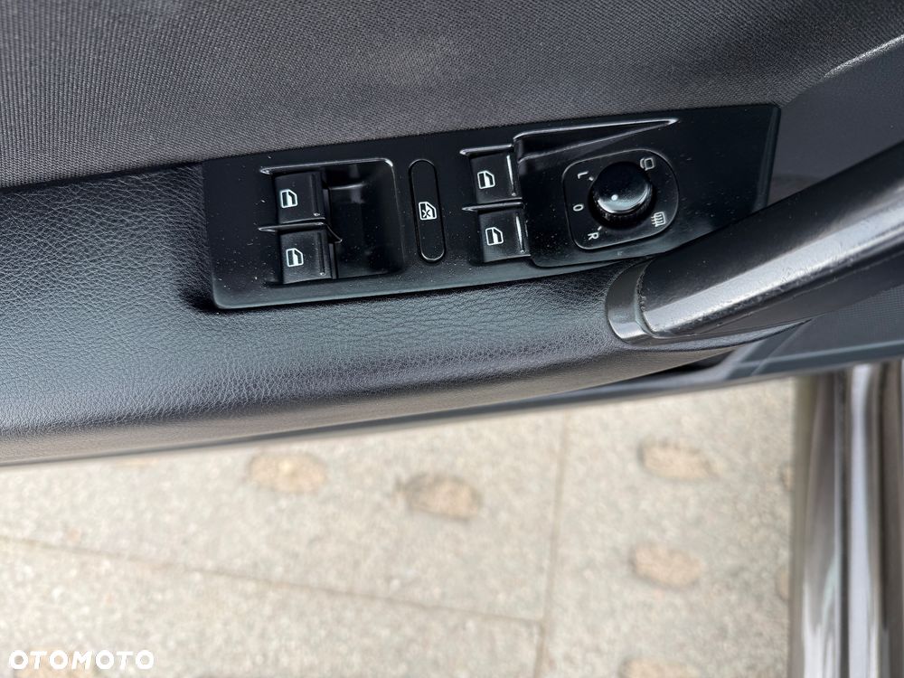 Volkswagen Passat - 14