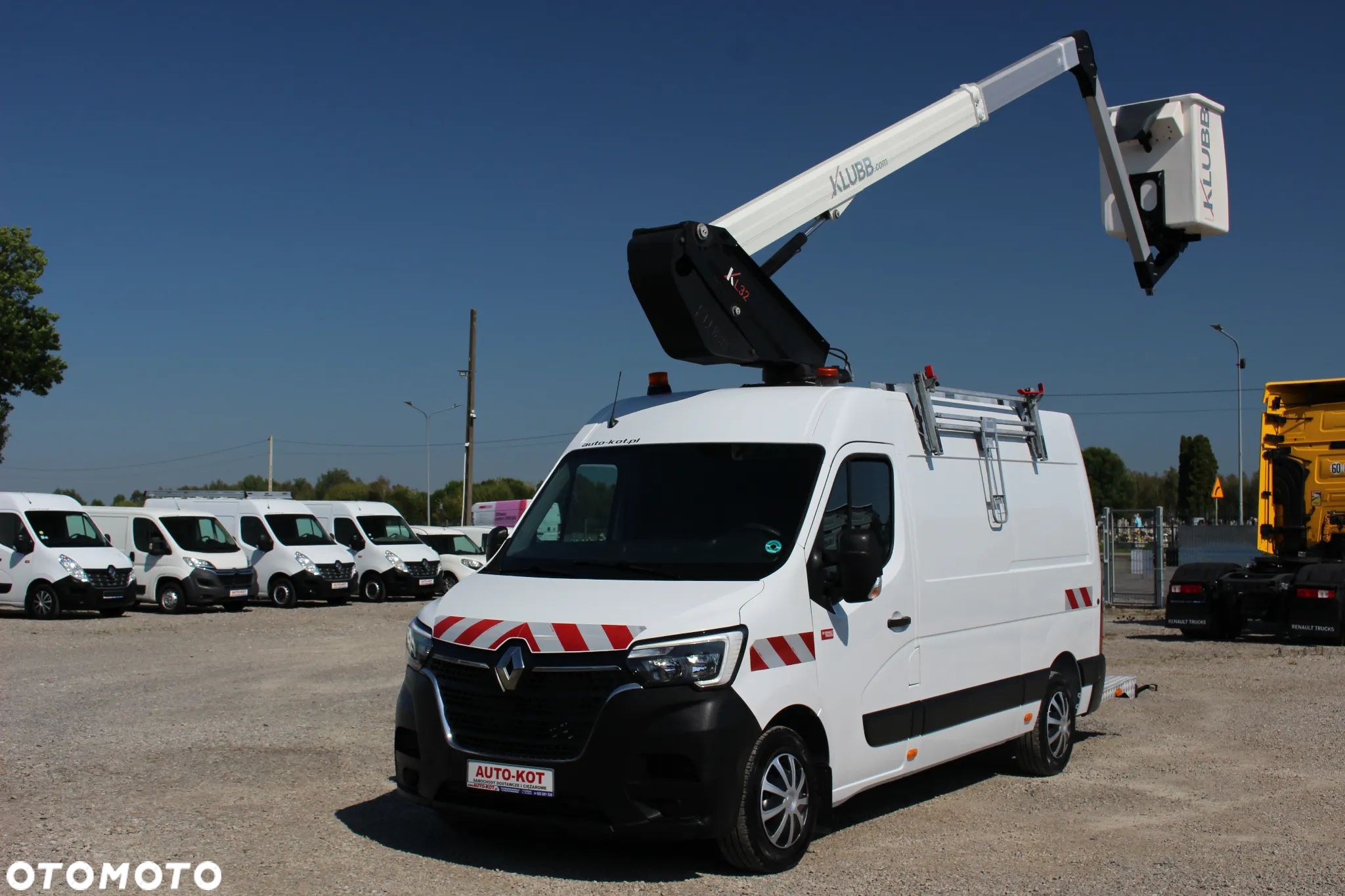 Renault MASTER 2.3 DCI 145 KM*/PODNOŚNIK KOSZOWY KLUBB 12.5M/*SERWIS*/ STAN IDEALNY / - 1