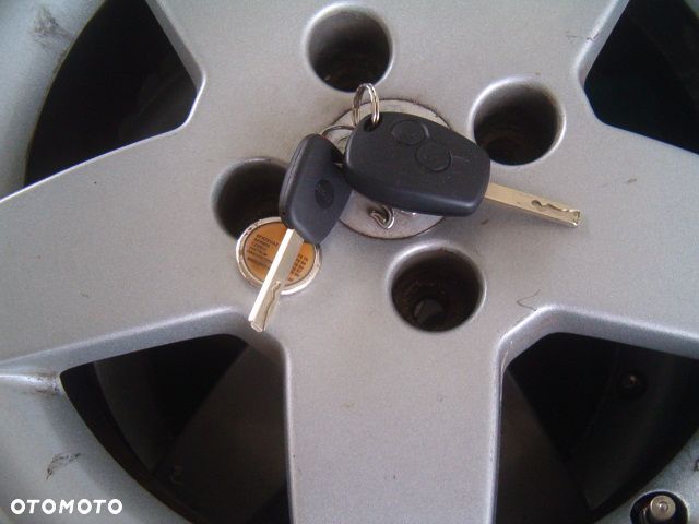 Renault Clio - 24
