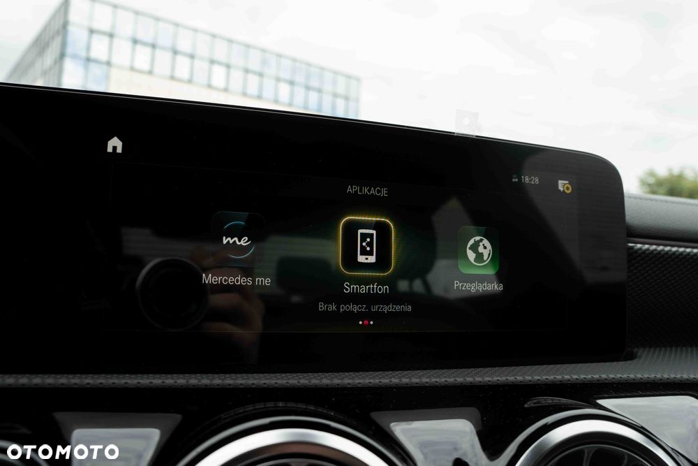Mercedes-Benz CLA 180 Progressive 7G-DCT - 30