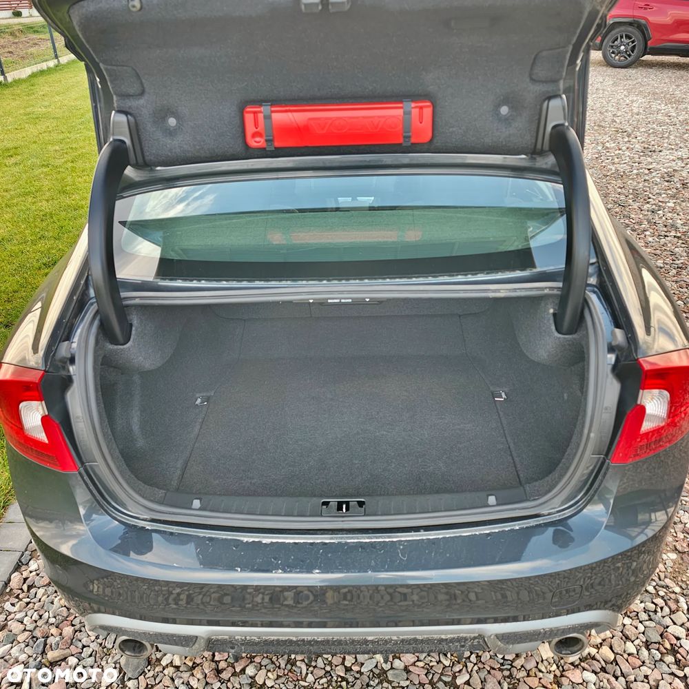 Volvo S60 D4 R-Design - 18