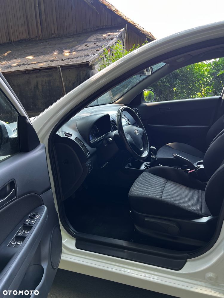 Hyundai i30 1.4 Base - 10