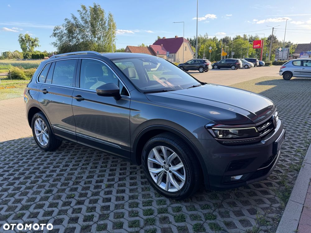 Volkswagen Tiguan - 1