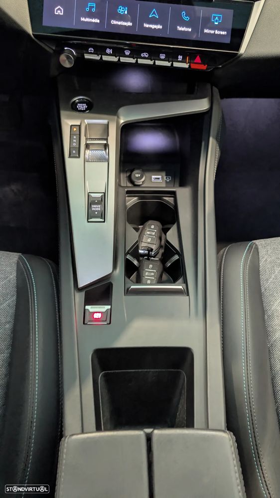 Peugeot 408 1.6 Hybrid Allure e-EAT8 - 19