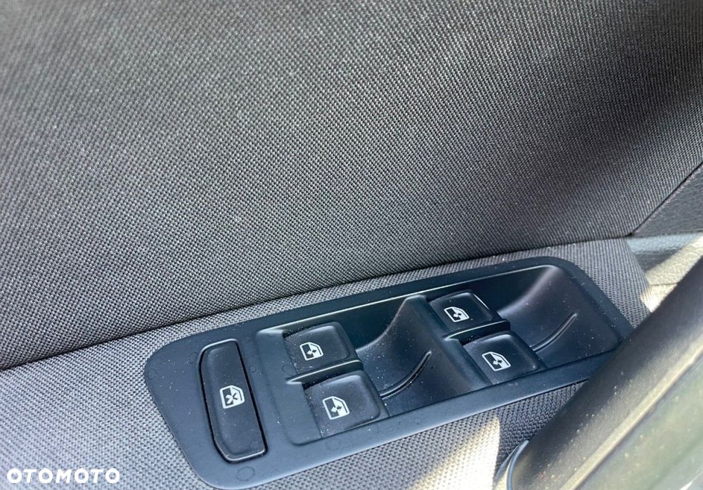 Volkswagen Golf - 10