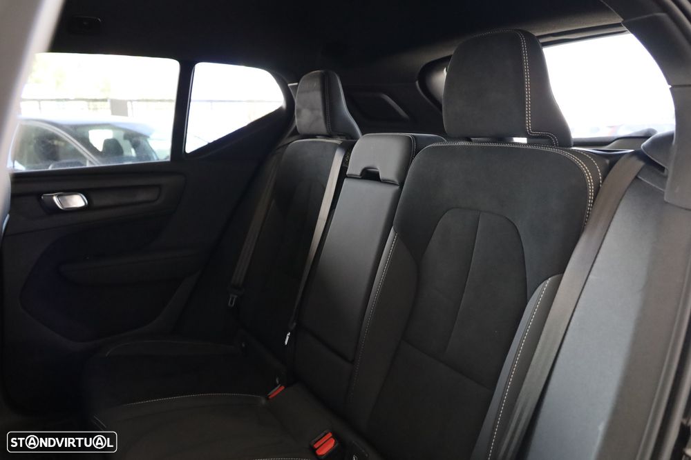 Volvo XC 40 2.0 B3 Plus Dark - 9