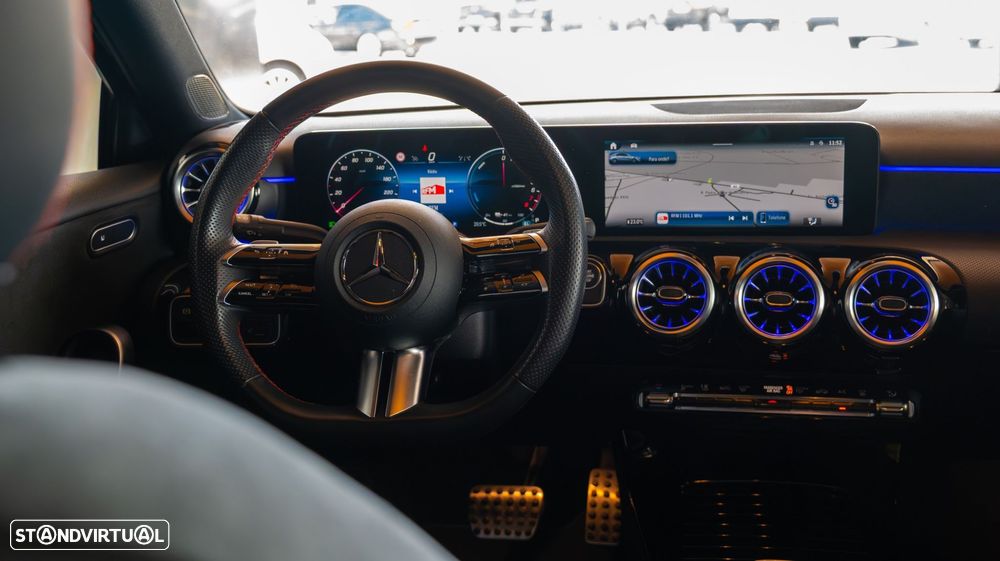 Mercedes-Benz A 250 Limousine e AMG Line - 22
