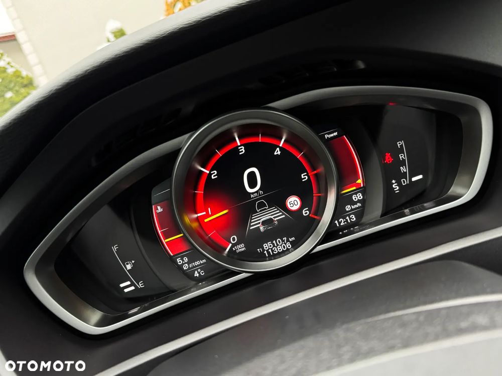 Volvo V40 D3 Geartronic RDesign - 32
