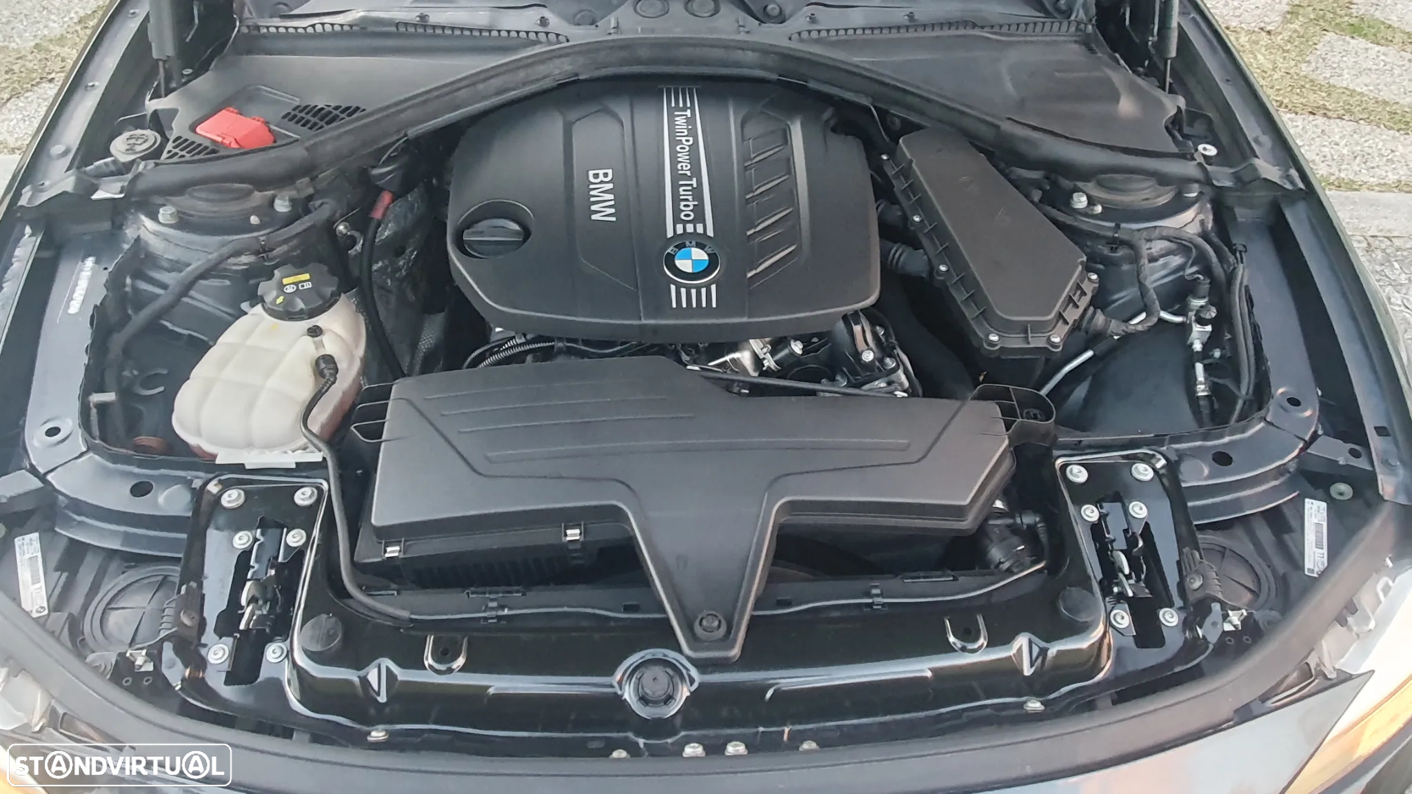 BMW 318 d Line Luxury - 26
