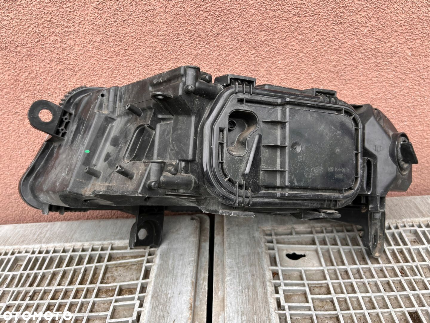 Lampa przednia AUDI A6 C6 ZWYKŁA PRAWA EUROPA ORYGINALNA HELLA - 2