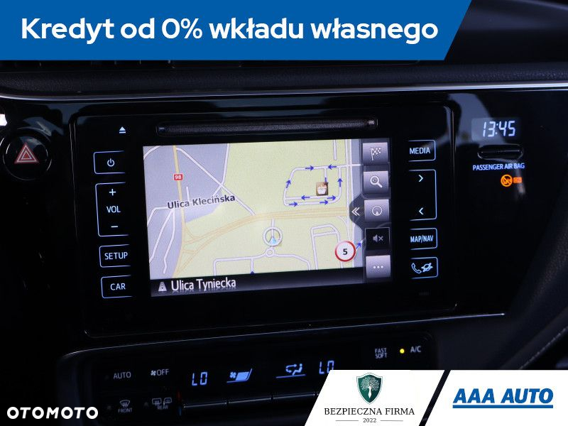 Toyota Auris - 13