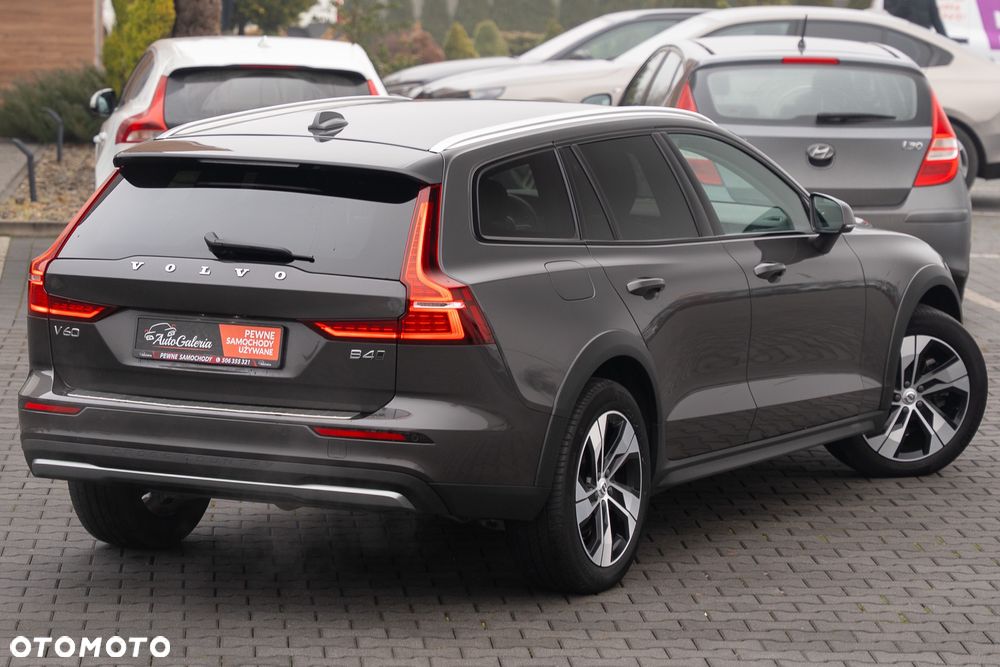 Volvo V60 Cross Country B4 D AWD Geartronic Pro - 11