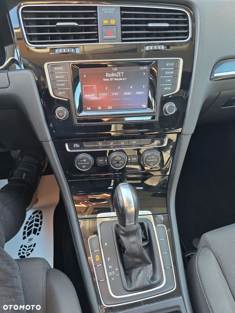 Volkswagen Golf - 23