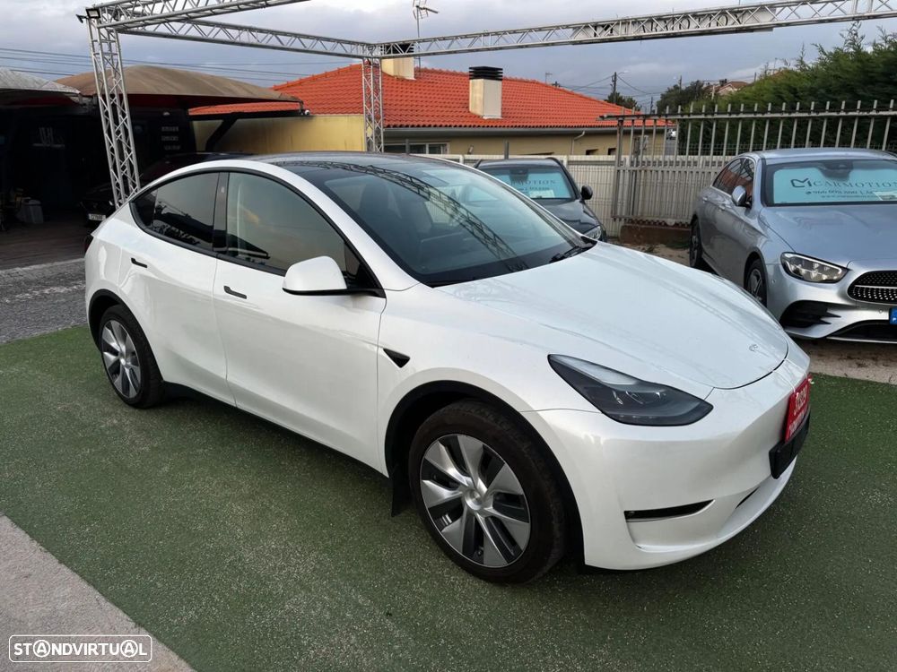 Tesla Model Y Long Range Dual Motor AWD - 13
