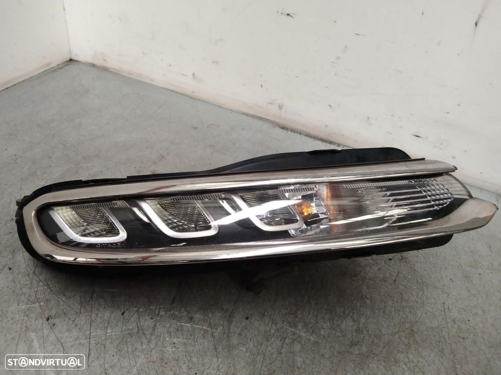 FAROLIM FRENTE DIREITO CITROEN C3 - 1