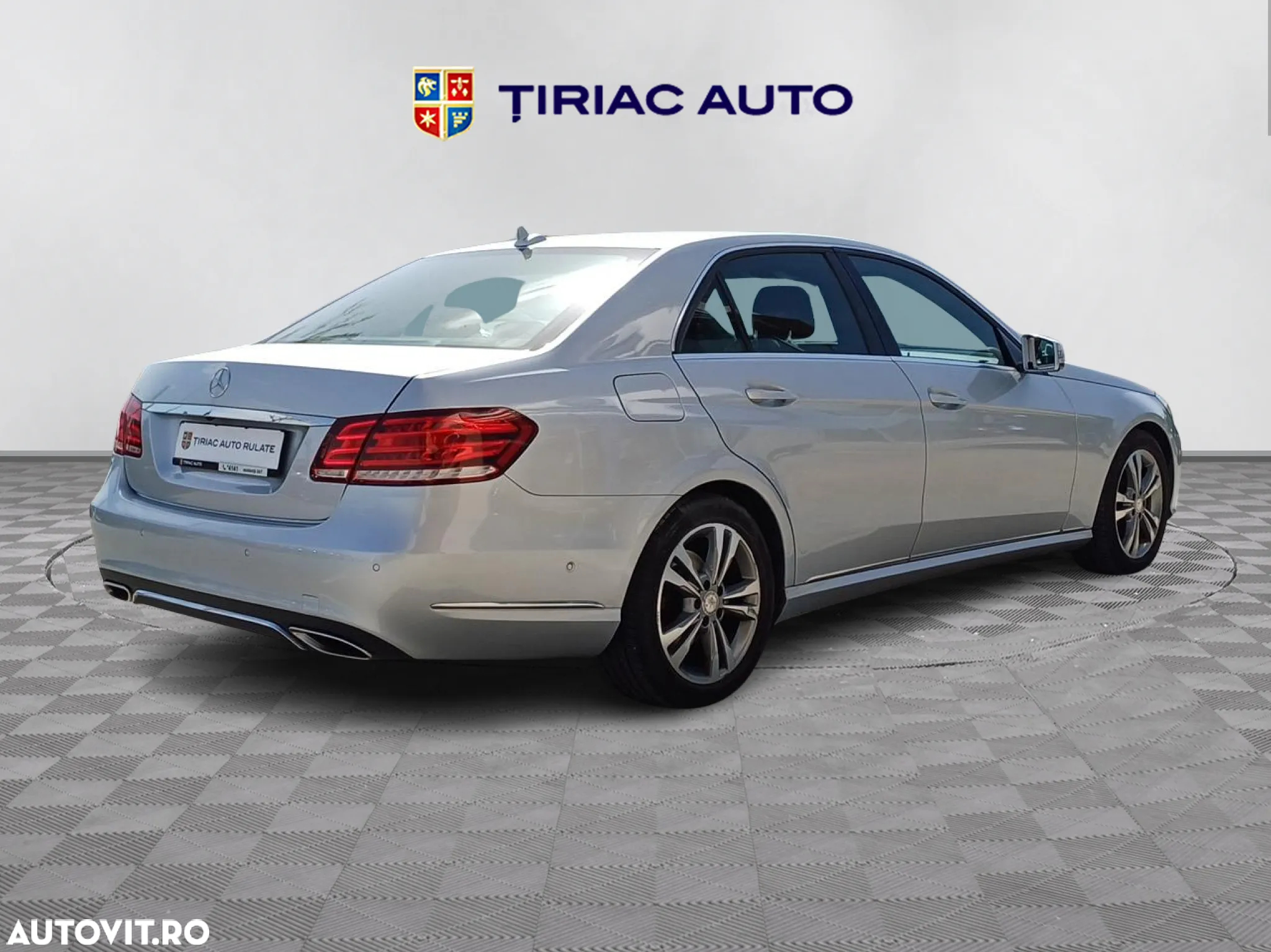 Mercedes-Benz E 220 CDI DPF BlueEFFICIENCY 7G-TRONIC Avantgarde - 5
