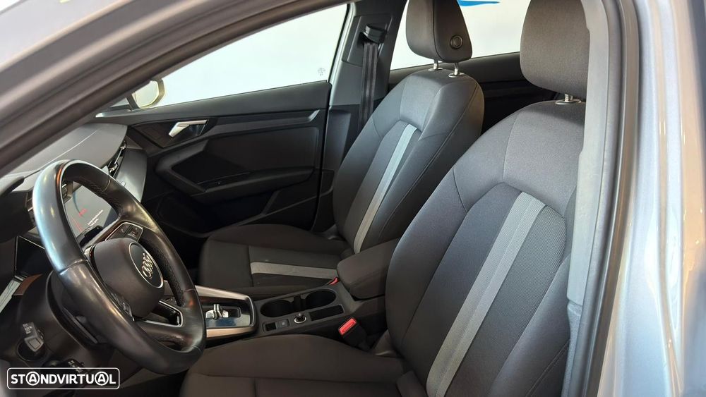 Audi A3 Sportback 30 TFSI Advanced S tronic - 4