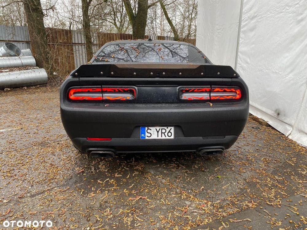 Dodge Challenger - 17