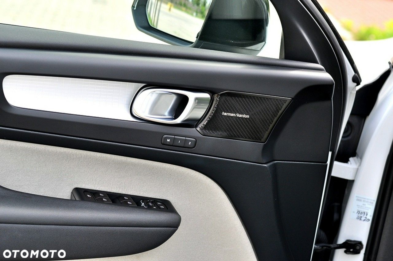 Volvo XC 40 D3 AWD Momentum - 11
