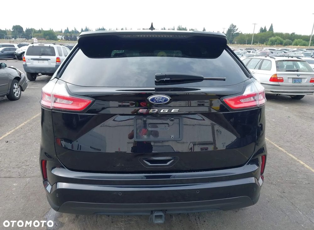Ford Edge - 4