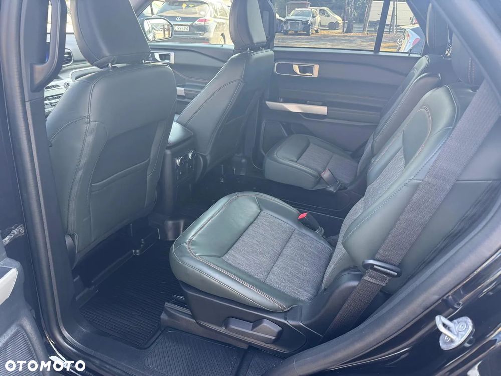 Ford Explorer - 10
