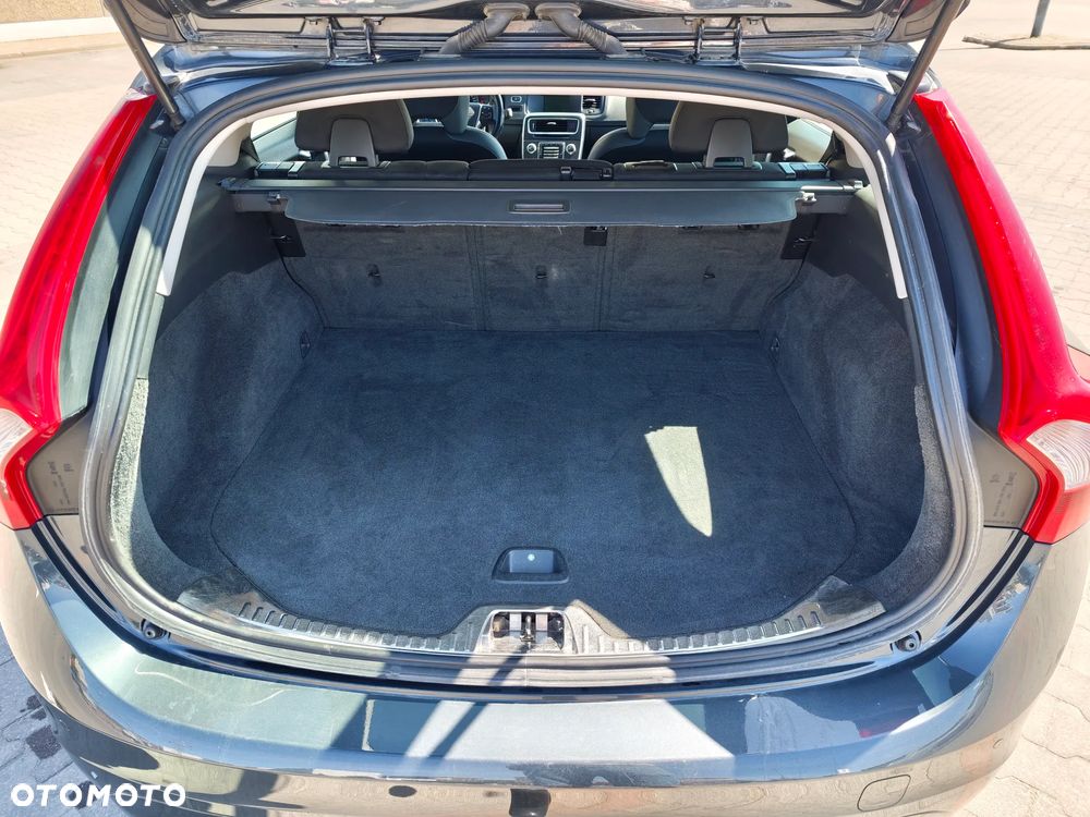 Volvo V60 D4 Drive-E Momentum - 12