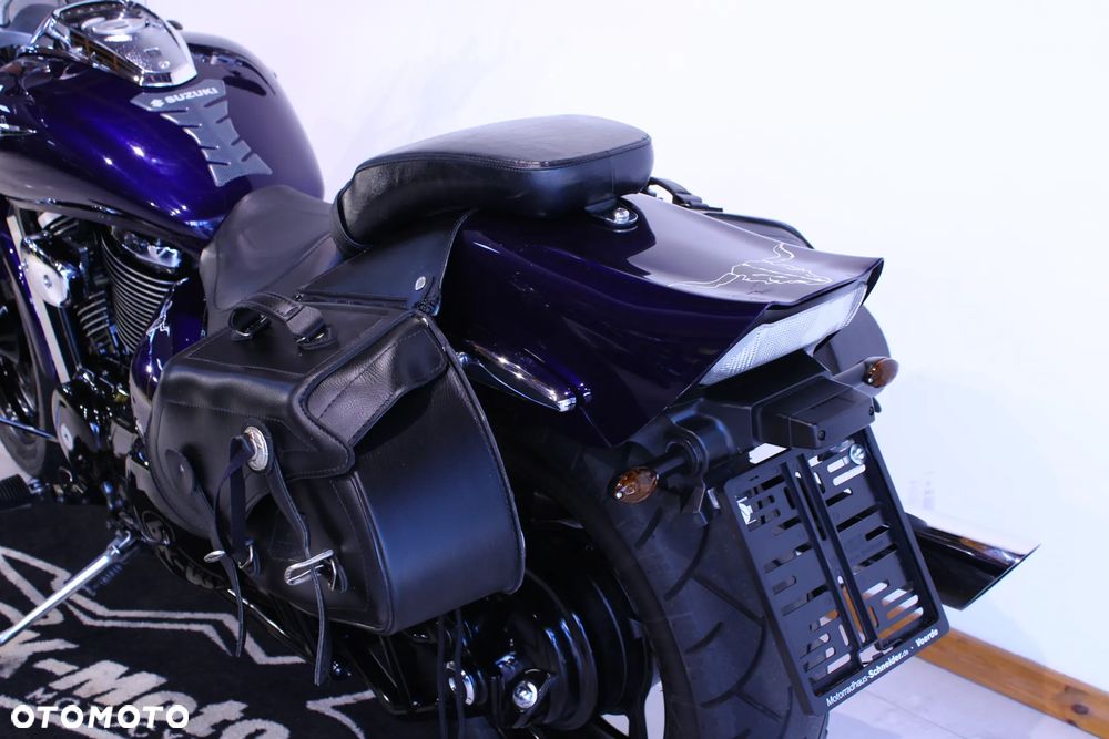 Suzuki Intruder - 17